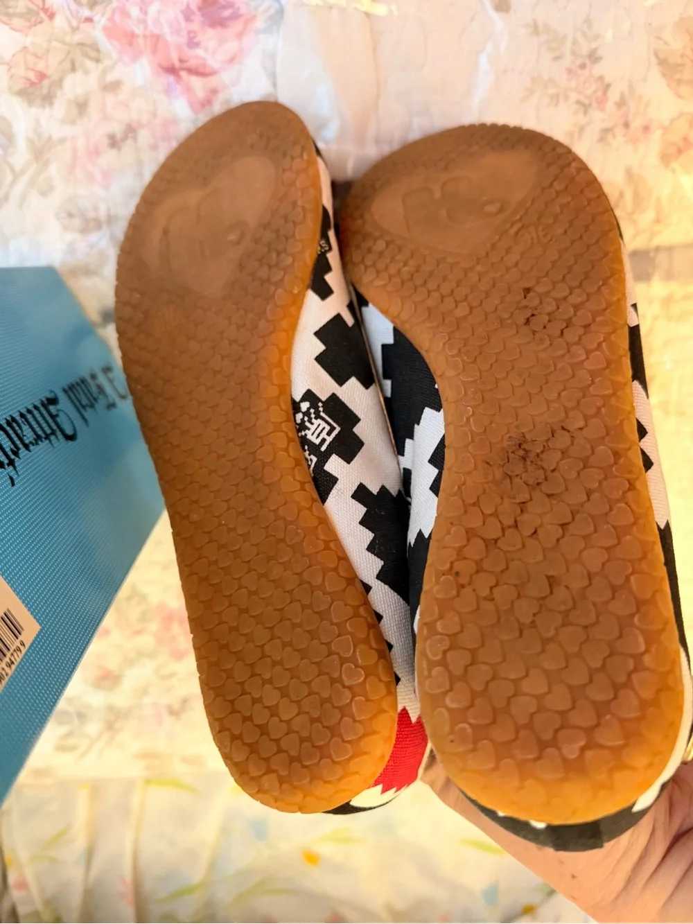 Harajuku Lovers Black & White Heart Accent Ballet Flats - Picture 3 of 4
